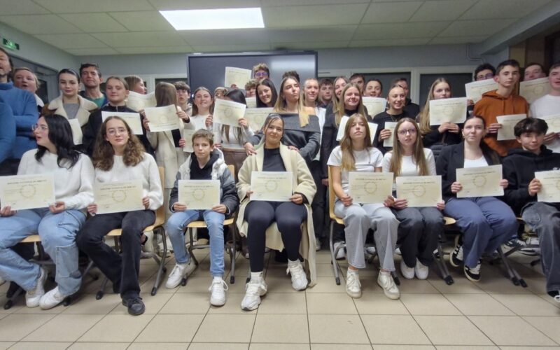 Remise officielle des diplômes du DNB pour la promo 2023-2024.